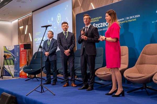 h2szczecin-20241128-00189B759C38-8CC5-9F6C-2A3C-8E8499ACB2F6.jpg
